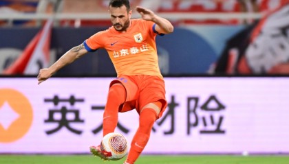 梅西附体！瓦科7分钟双响，吊射戏耍侯森，17球追平法比奥